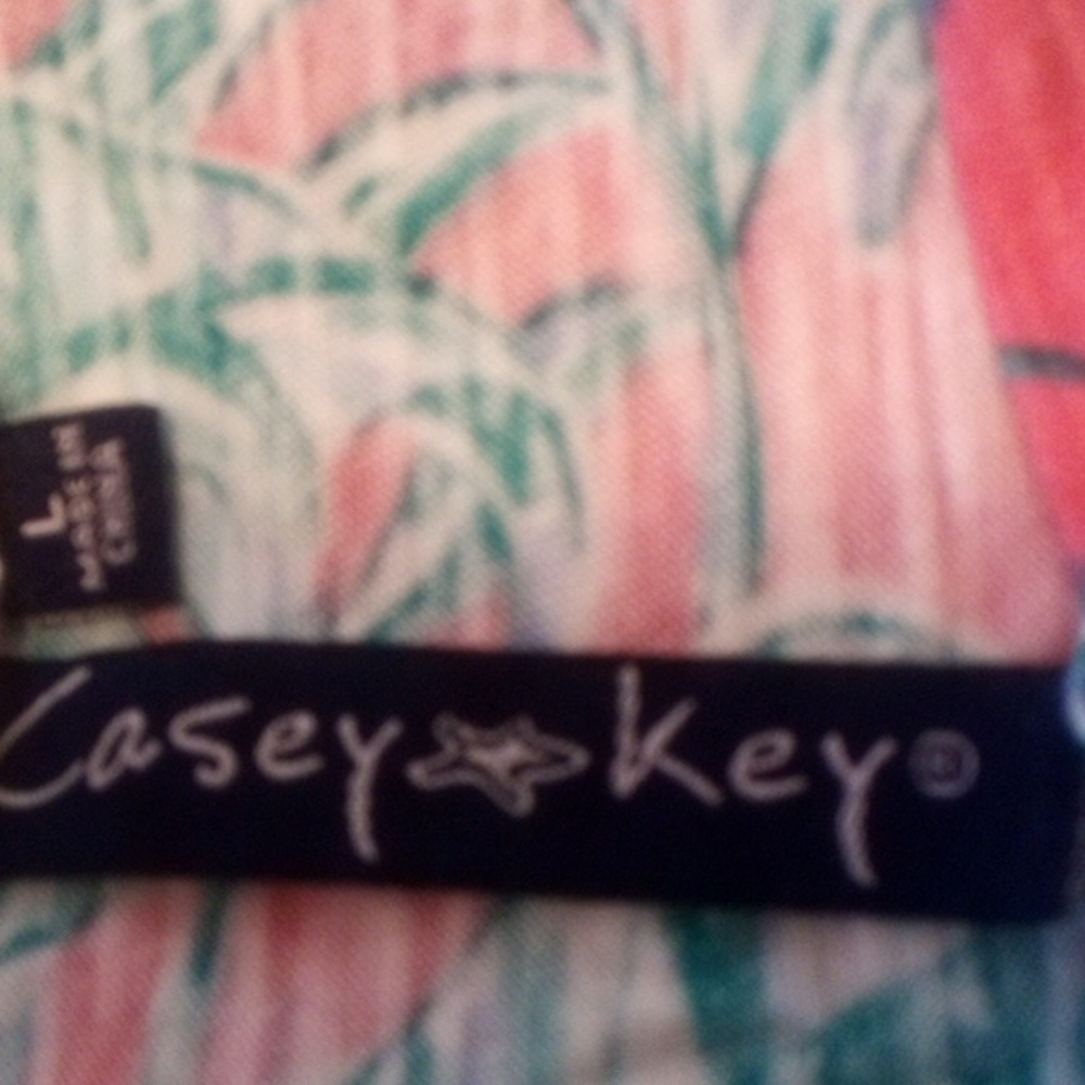CASEY KEY Top - Leaf Pattern - Picture 3 of 4